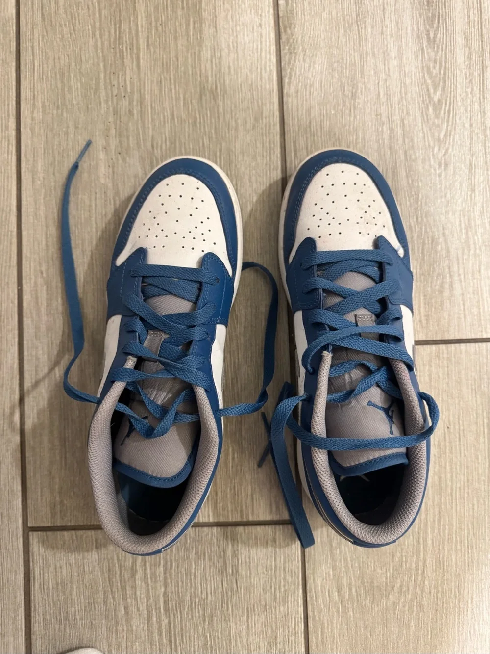 Jordan 1 True Blue cement low